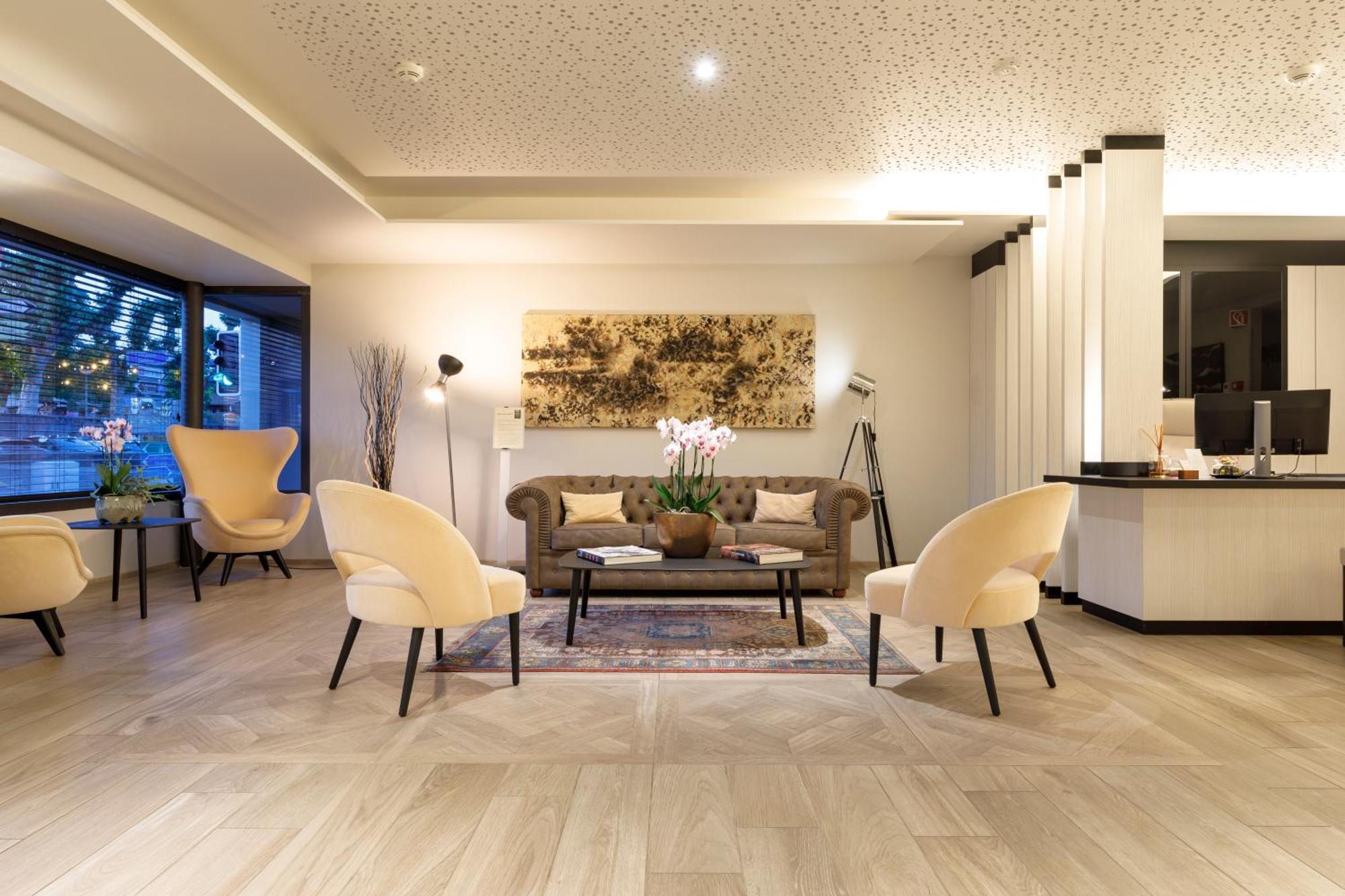 Ambassador Boutique Hotel ニヨン エクステリア 写真